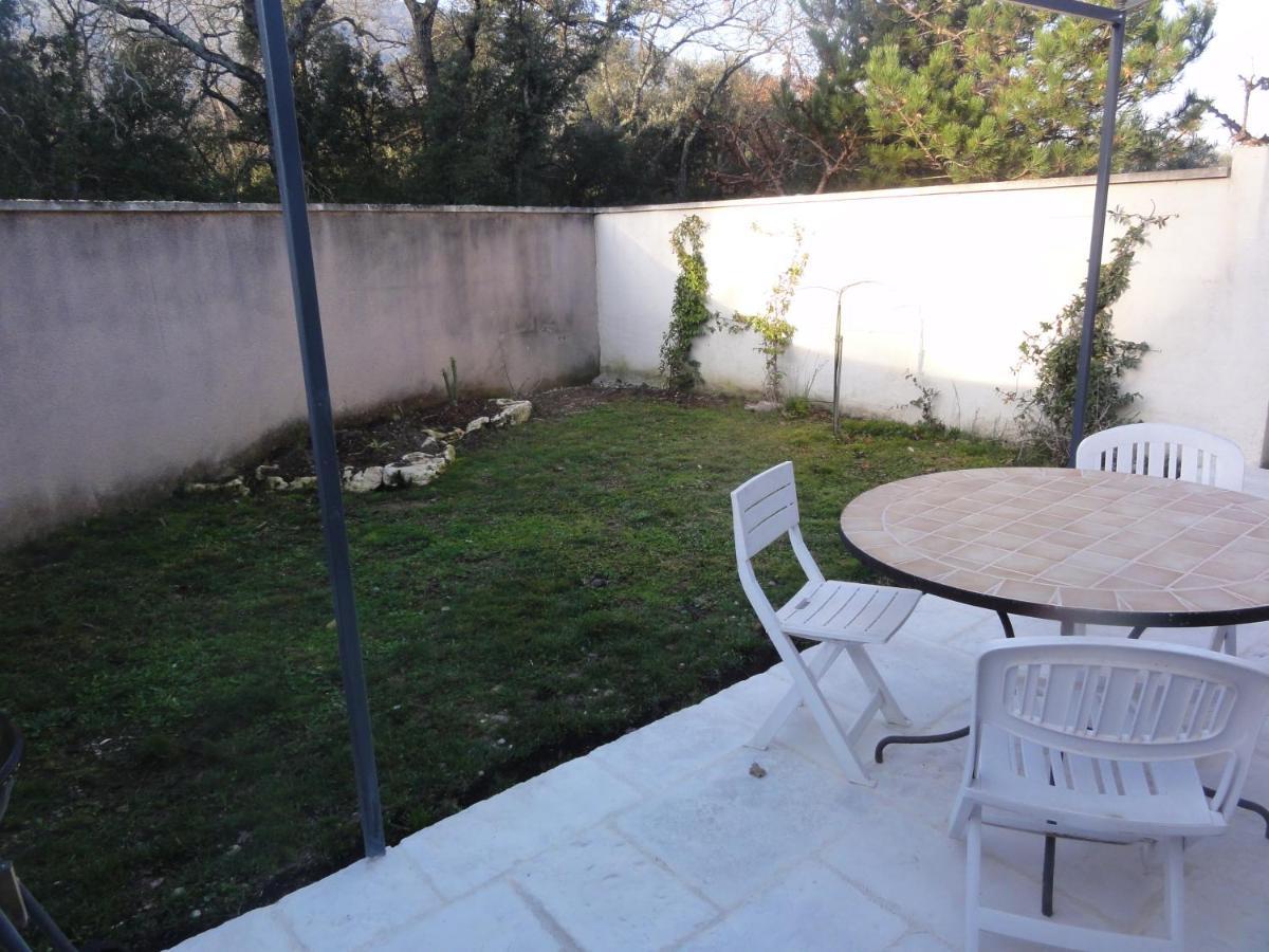 Gite Le Bagnol Un Coin De Paradis Maubec  Exterior foto